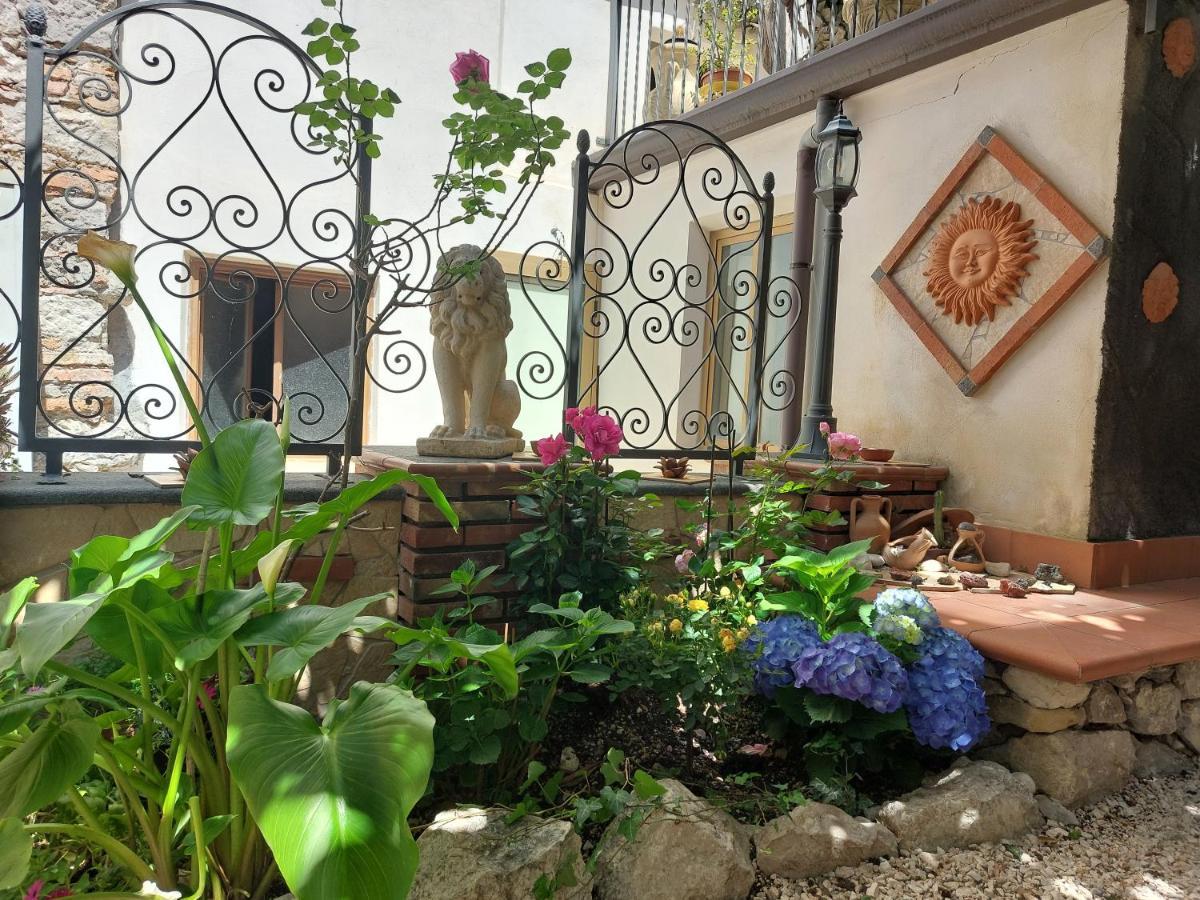 Giardino Del Sole Apartman Taormina Kültér fotó