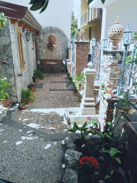 Giardino Del Sole Apartman Taormina Kültér fotó